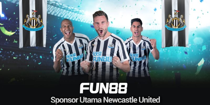 Logo được in trên áo chính thức của đối tác Newcastle